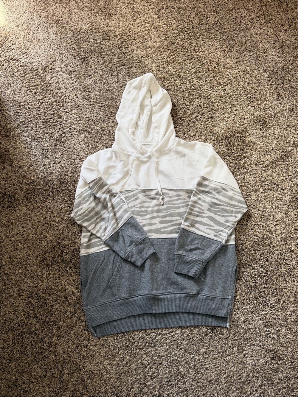American Eagle Outfitters White & Gray Colorblock Zebra-Print Hoodie